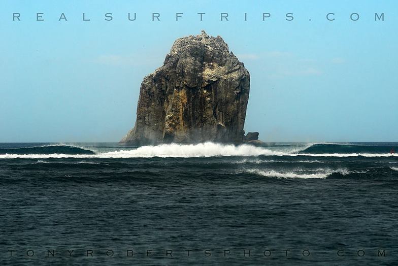 Roca Bruja - Witch's Rock surf break