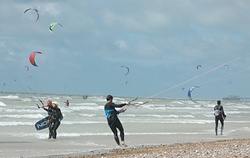 kite surfing lancing