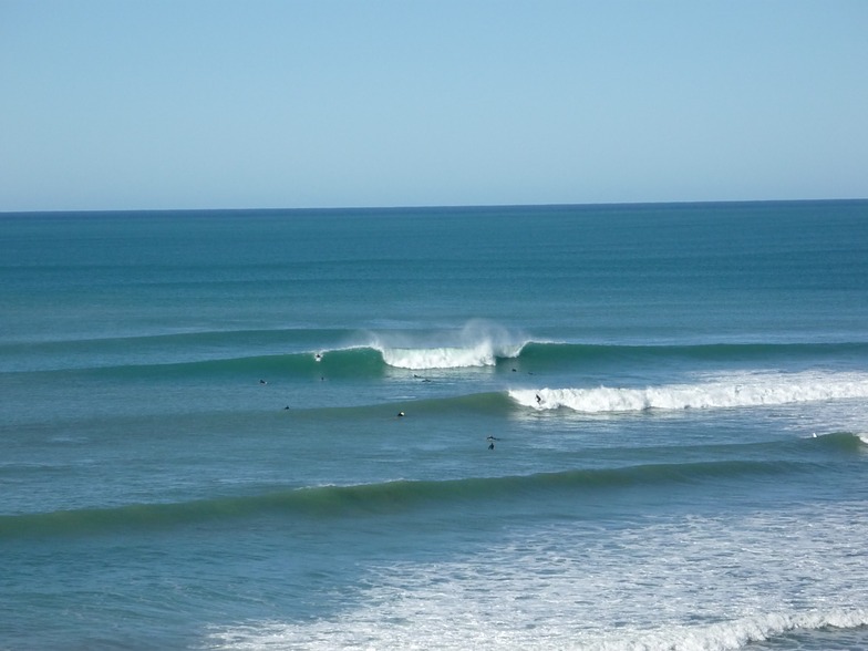 Makorori Point surf break