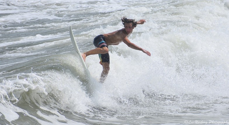 Garden City Pier Surf Photo by Lee Norberg | 7:38 am 20 Jul 2018