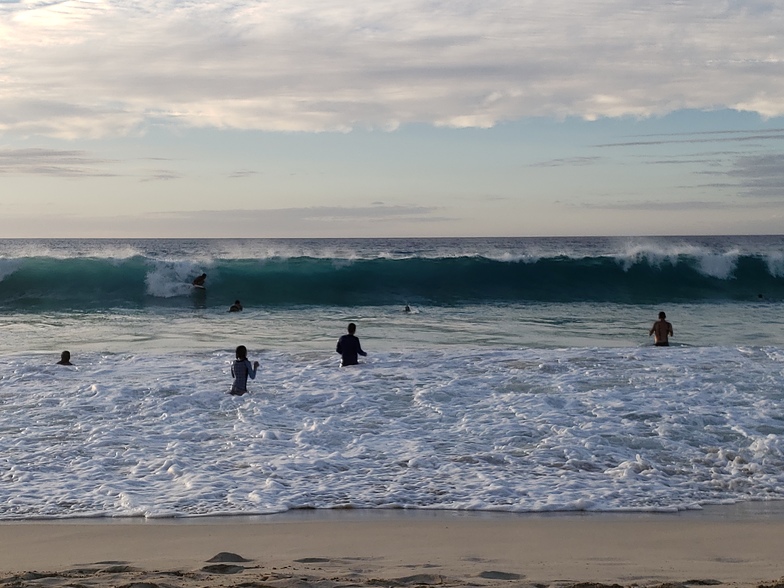 Kua Bay Surf Photo by Rayhaan Campbell