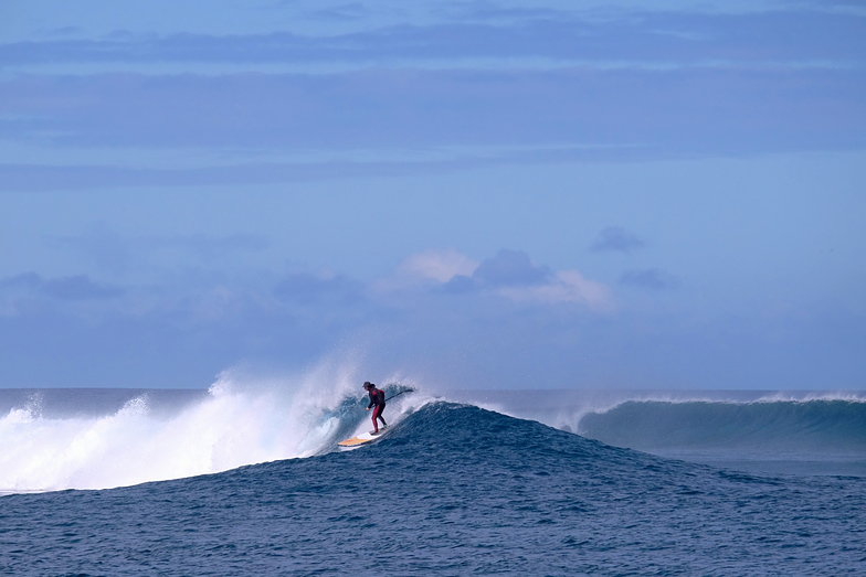 St Vincent Left surf break