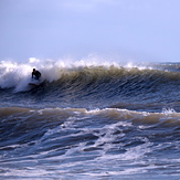 Uncrowded low tide surf at Fall Bay