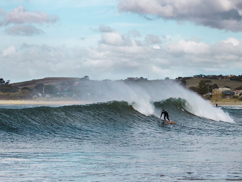 Devonport Rivermouth surf break