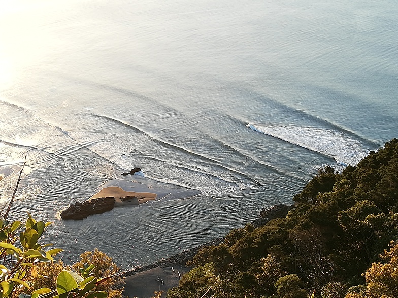 A small day with good lines, Whakatane Heads