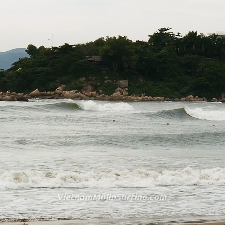 Bai Dai Nha Trang surf break