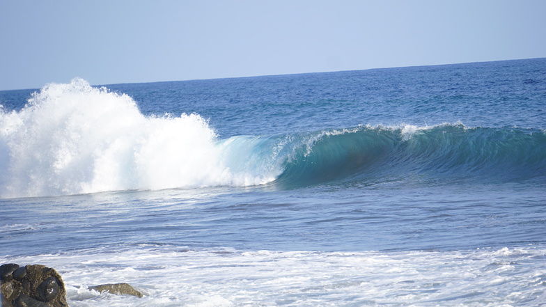 El Paraiso surf break