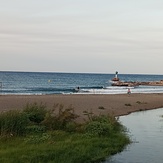 Surfeuse fin août 2024 sur le spot, Banyuls