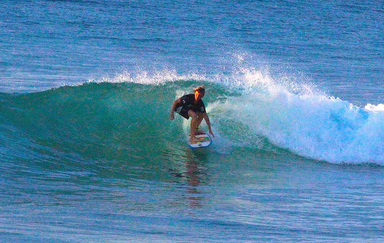 Surfers Beach Surf Photo by | 5:25 pm 21 Jan 2013